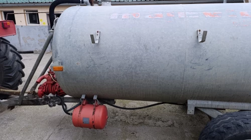 Cene i oglasi na pijacama